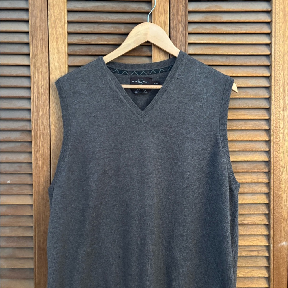 Men’s Black Brown 1826 brown V-Neck Knit Vest merino wool size XL